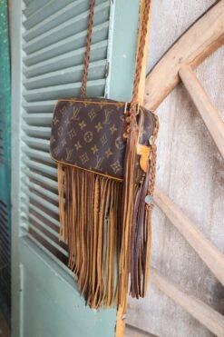 LEATHER AND VODKA MARLY CAMEL FRINGE 20CT KINGMAN TURQUOISE BAG -Johnny Corral Shop 0D6A0040