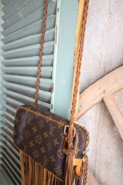 LEATHER AND VODKA MARLY CAMEL FRINGE 20CT KINGMAN TURQUOISE BAG -Johnny Corral Shop 0D6A0041