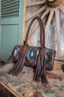 LEATHER AND VODKA PAPILLION PM CHOCOLATE 35CT BISBEE TURQUOISE BAG -Johnny Corral Shop 0D6A0043