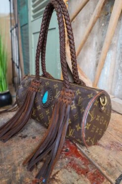 LEATHER AND VODKA PAPILLION PM CHOCOLATE 35CT BISBEE TURQUOISE BAG -Johnny Corral Shop 0D6A0046
