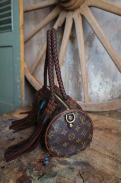 LEATHER AND VODKA PAPILLION PM CHOCOLATE 35CT BISBEE TURQUOISE BAG -Johnny Corral Shop 0D6A0047