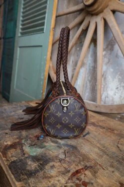 LEATHER AND VODKA PAPILLION PM CHOCOLATE 35CT BISBEE TURQUOISE BAG -Johnny Corral Shop 0D6A0048