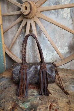 LEATHER AND VODKA PAPILLION PM CHOCOLATE 35CT BISBEE TURQUOISE BAG -Johnny Corral Shop 0D6A0049