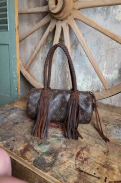 LEATHER AND VODKA PAPILLION PM CHOCOLATE 35CT BISBEE TURQUOISE BAG -Johnny Corral Shop 0D6A0050