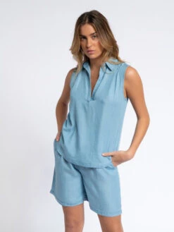 SMF SLEEVELESS V-COLLAR BLOUSE