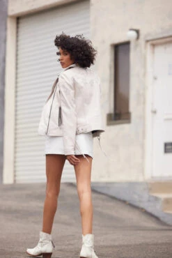 MAURITIUS WOMEN'S WANA JACKET -Johnny Corral Shop 20220731 04265 720x cc6e002a 1595 4d5a a14b 128502ff05e9