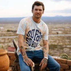 SENDERO SO BUENO TIE DYE TEE -Johnny Corral Shop SPCS123S21B SoBueno Tee DesertSpringTieDye FitFront