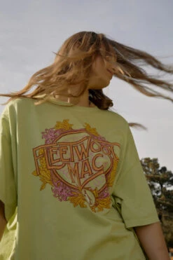 DAYDREAMER FLEETWOOD MAC FLOWER CREST TEE -Johnny Corral Shop T1536FLE611 LLYGR FLEETWOODMACFLOWERCRESTOSTEE EDITORIALCROPPED 6 1100x 5b348551 180f 4cff bdc0 4da6214ba359