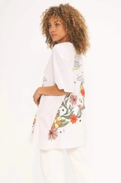 PROJECT SOCIAL SUN COMING MOON GOING TEE -Johnny Corral Shop project social t sun coming moon going oversized tee vintage white 2131 540x b8e6277f fe3f 4f5d 9d3f 33b242a4203f